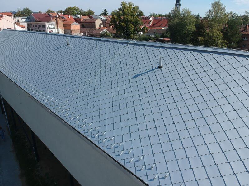 Plechové šablóny na streche obchodného reťazca Lamina Prešov