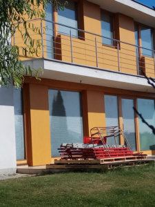 Rodinný dom s odvetranou fasádou Fundermax - Strechy a strešné krytiny, fasády, odkvapový systém | LAMINA Prešov