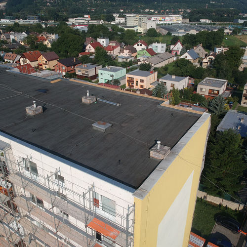 Bytový dom Prešov - tepelnoizolačný materiál Bauder PIR od LAMINY PREŠOV na streche
