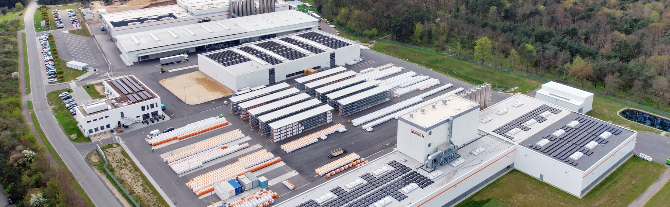 Bauder továreň Schwepnitz na výrobu fólií FPO/TPO a PVC