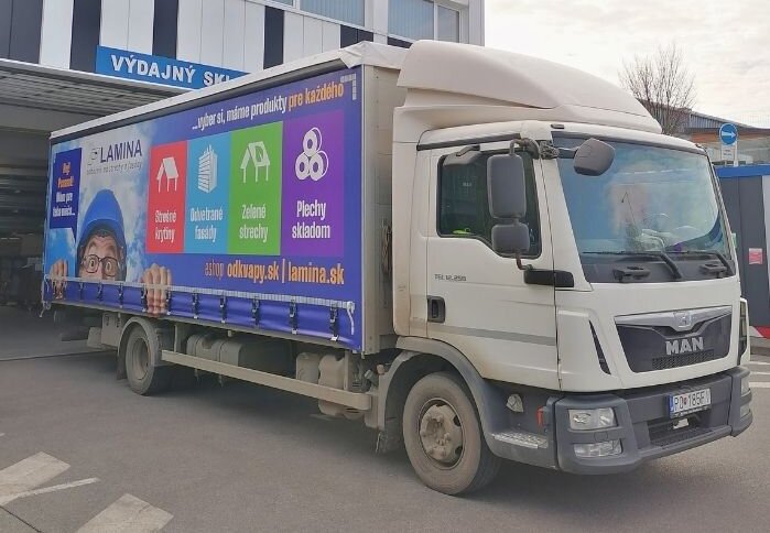 Nákladné auto s plachtou Lamina Prešov Rozvoz tovaru nákladným autom s plachtou Lamina Prešov